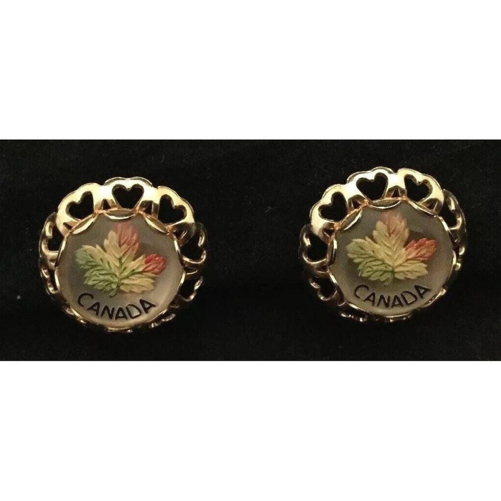 Vintage BM Co Canada Maple Leaf Red Green Screw Back Earrings Gold Tone Retro